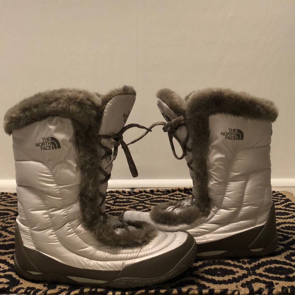 The North Face Nuptse Fur Boot Size 11